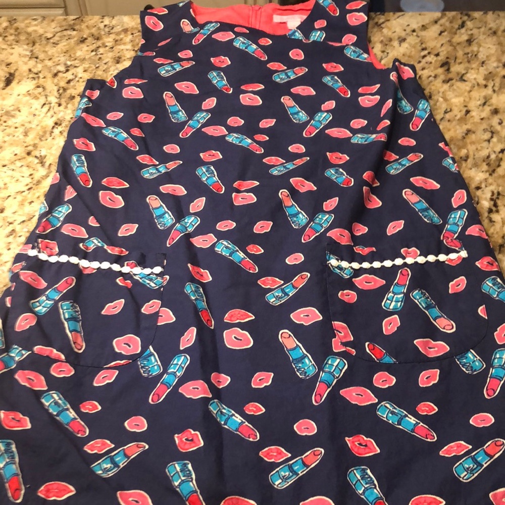 Lilly Pulitzer lipsticks and kisses 💋dress size 8